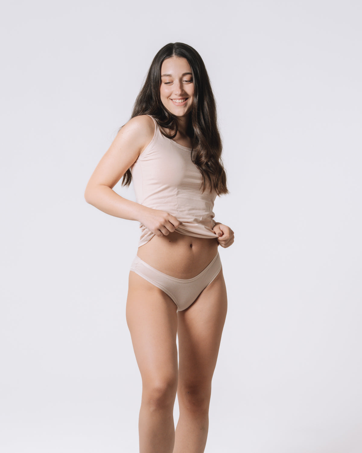 Modello Edera - Canotta Modal con scollo tondo Nude